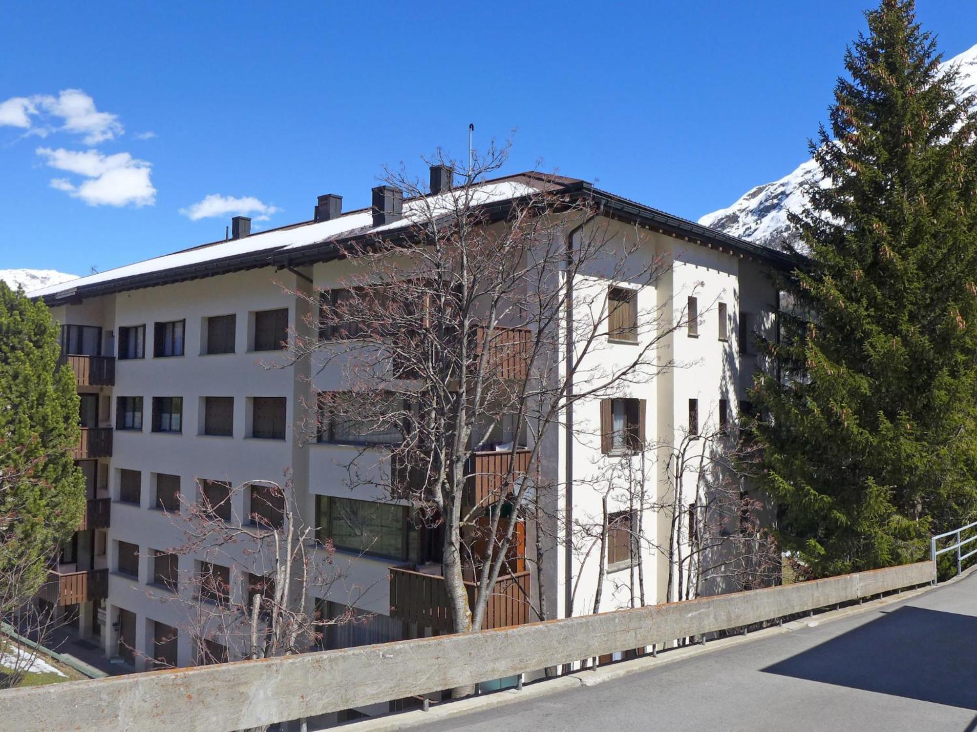 Chesa Arlas C4 By Interhome Apartmán